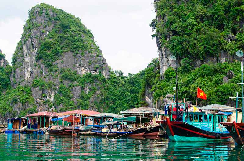 16 - Vietnam - Bahia de Halong - pueblo flotante